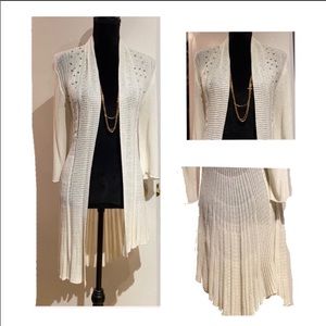 🆕 NWT Sequins Waterfall Back Cream Sweater!!!